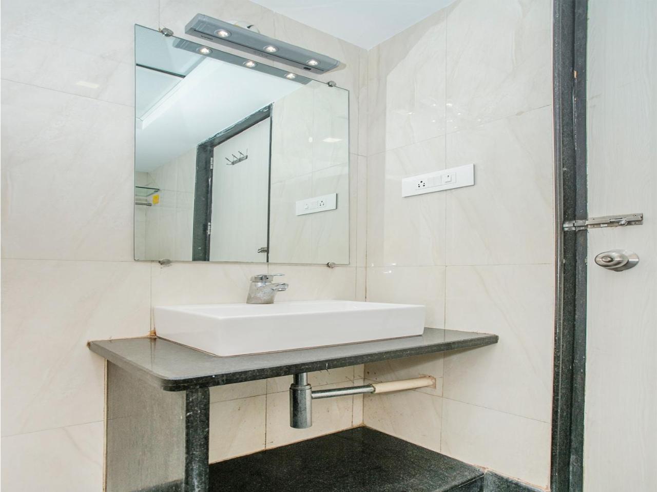 Myspace Hotels Silverstar Bangalore Bagian luar foto