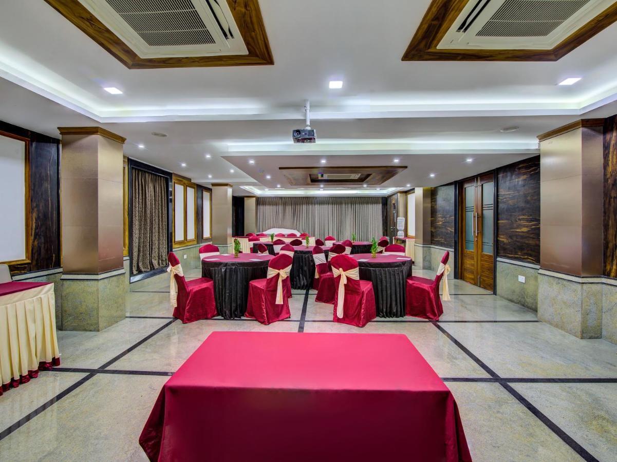 Myspace Hotels Silverstar Bangalore Bagian luar foto