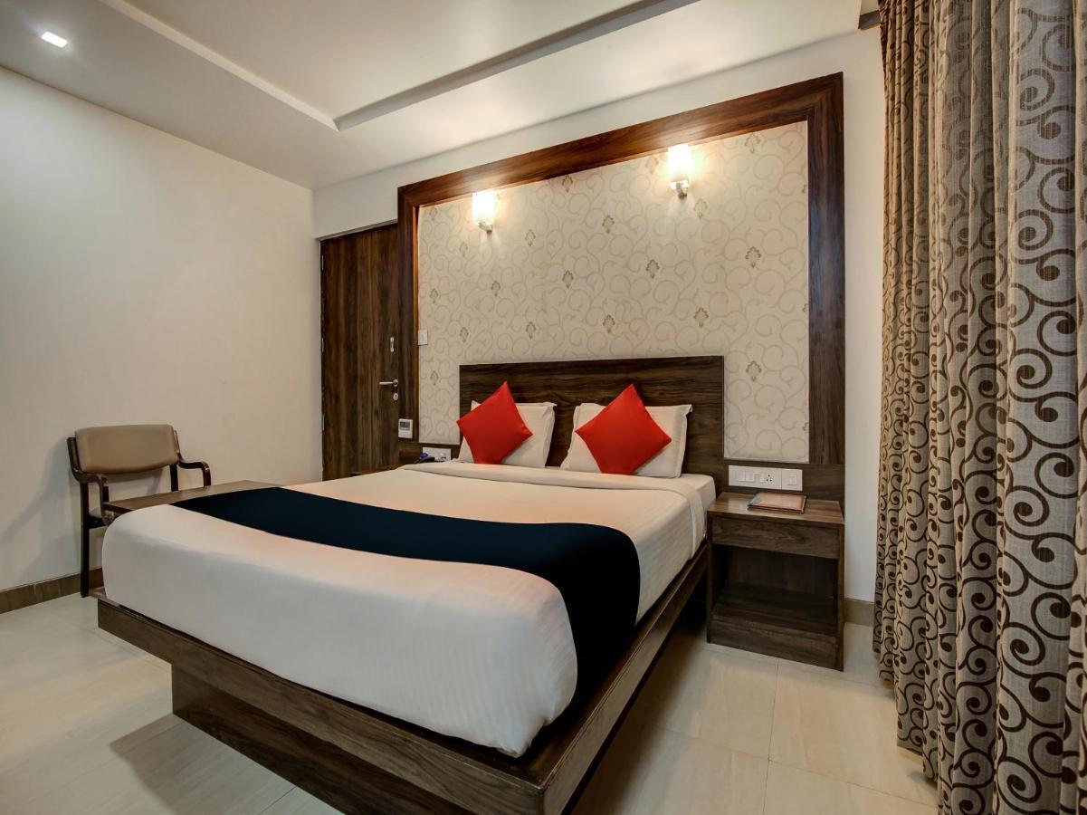 Myspace Hotels Silverstar Bangalore Bagian luar foto
