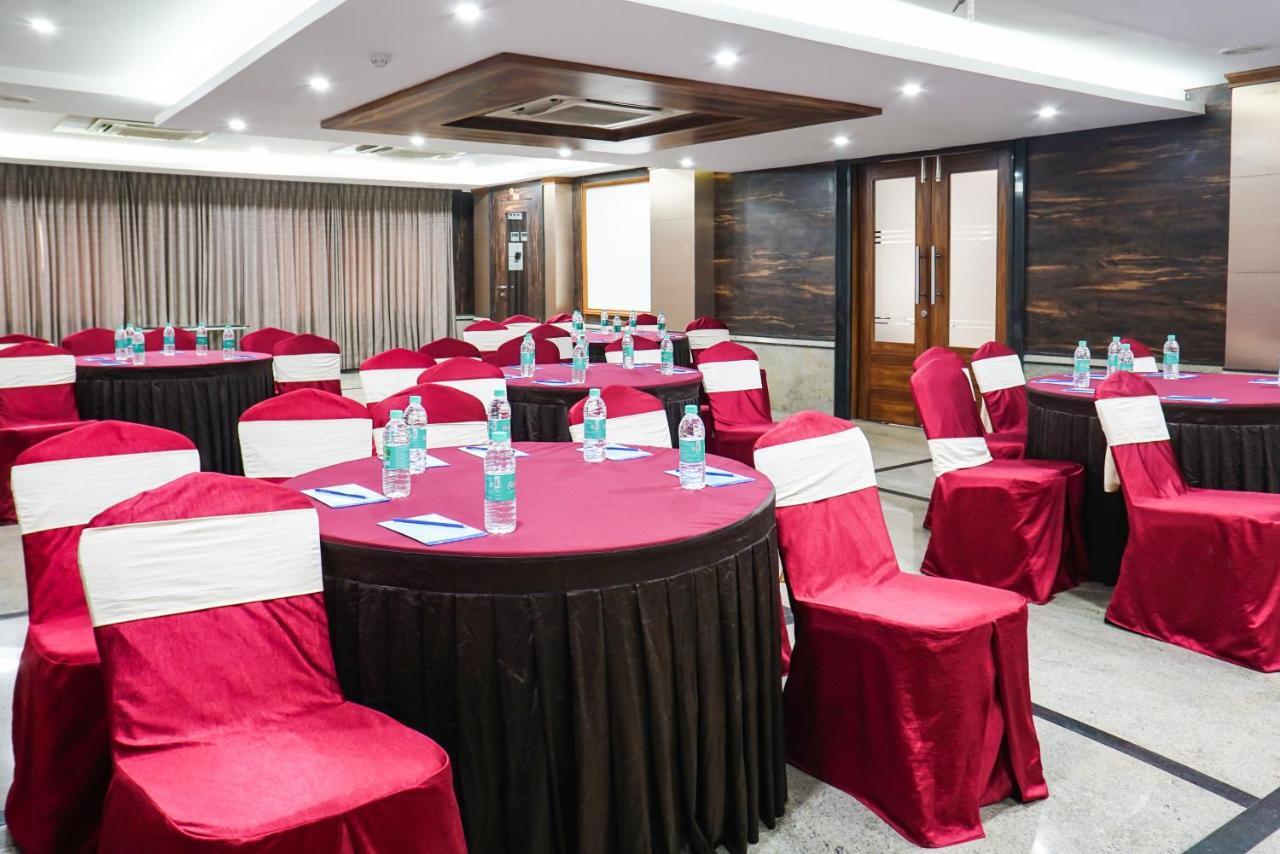 Myspace Hotels Silverstar Bangalore Bagian luar foto