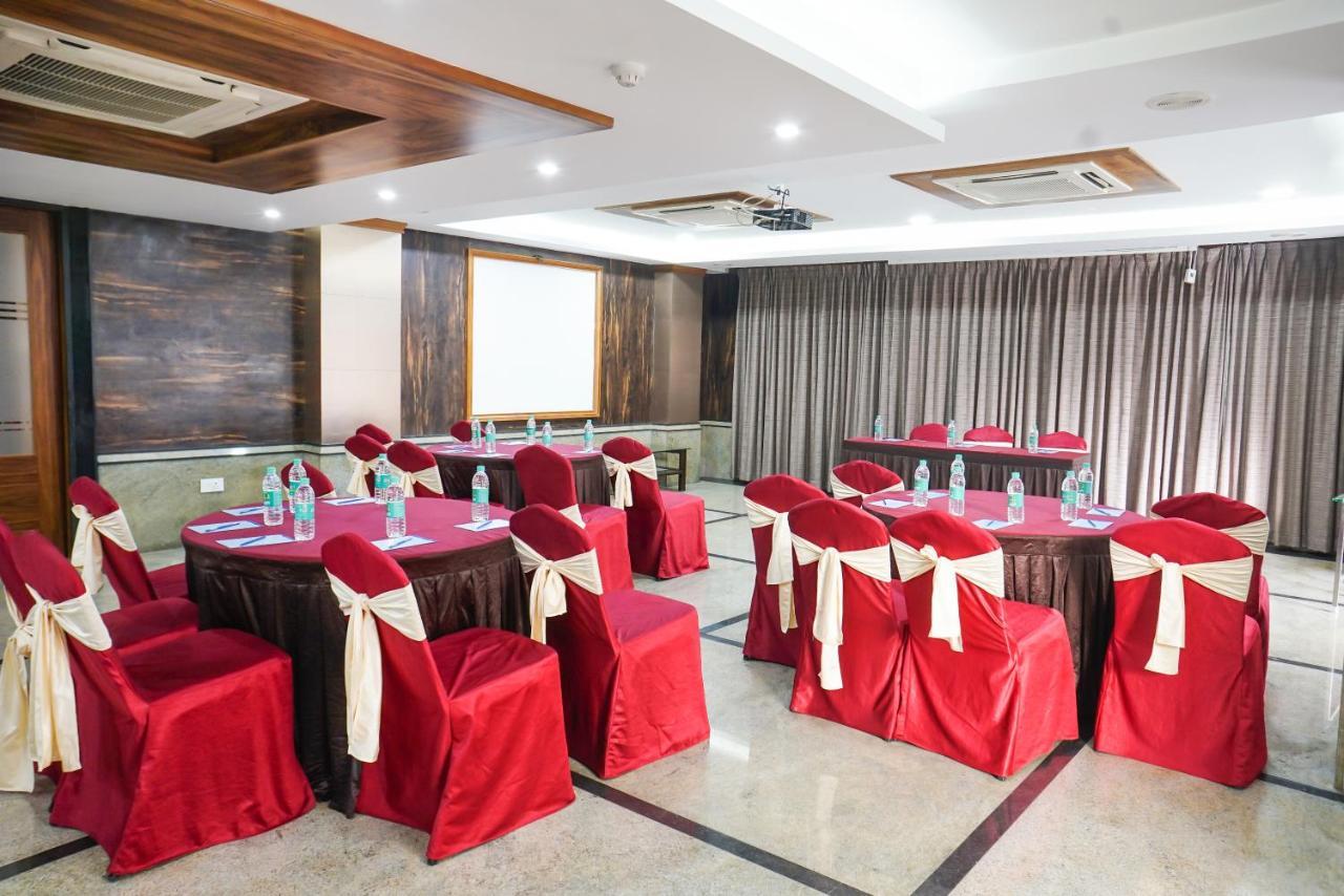 Myspace Hotels Silverstar Bangalore Bagian luar foto